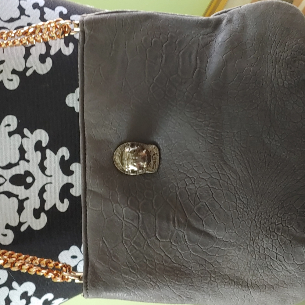 Truth & Saetx purse